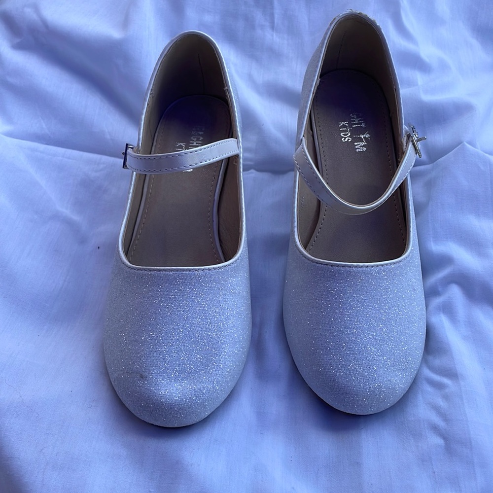 Dress shoe for girls size 35